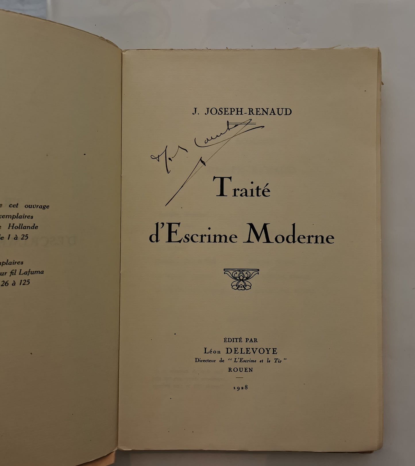 Traité d'Escrime Moderne, J. Joseph-Renaud, ed. Léon Delevoye, 1928.